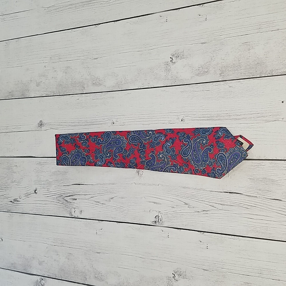 Camden Court Mens Tie red and blue paisley print